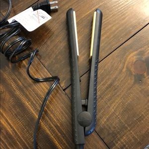 Herstyle hair straightener